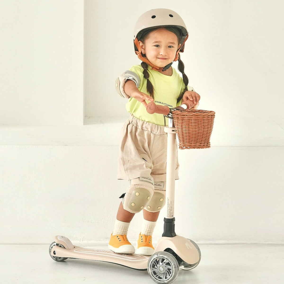 3-Wheel Foldable Toddler Scooter with LED Light-Up Wheels F908158
